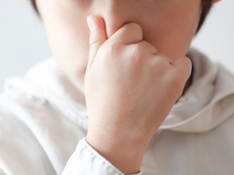 外壁塗装中は子どもに影響がある？におい・音の注意点と安心して過ごすポイント
