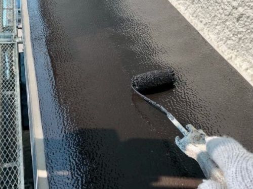 土浦市の外壁塗装｜庇（ひさし）も塗装する？サビや色あせを確認したい理由